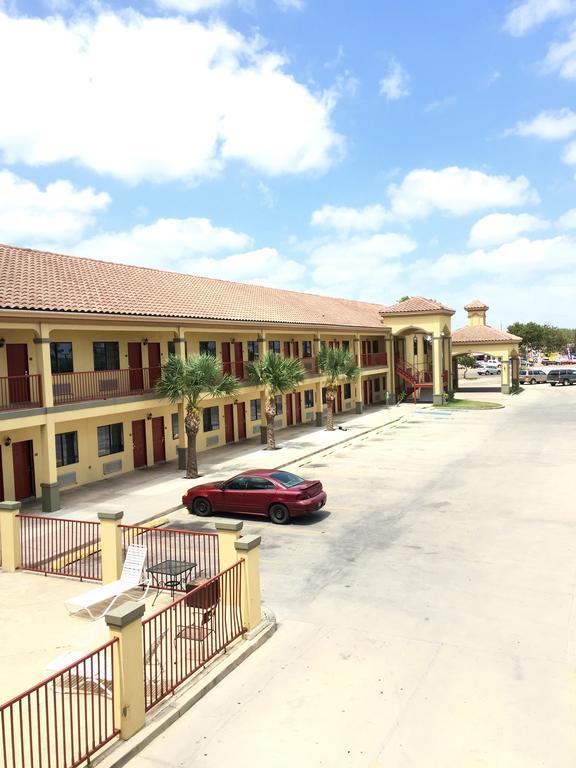 Boca Chica Inn And Suites ブラウンズビル エクステリア 写真